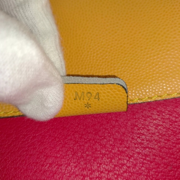 CELINE SHOULDER BAG YELLOW LEATHER - Picture 8 of 9